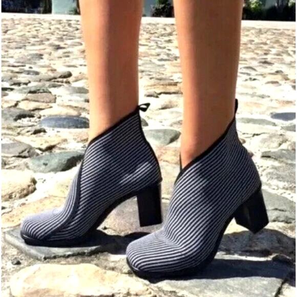 Anthropologie 8.5 Pull On Sock Boot Gray Stripe Ankle Square Toe Block Heel - Picture 1 of 9